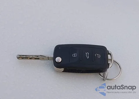 2016 Volkswagen Passat 1.8T S z USA, uszkodzony, nr VIN 1VWAT7A33GC061992